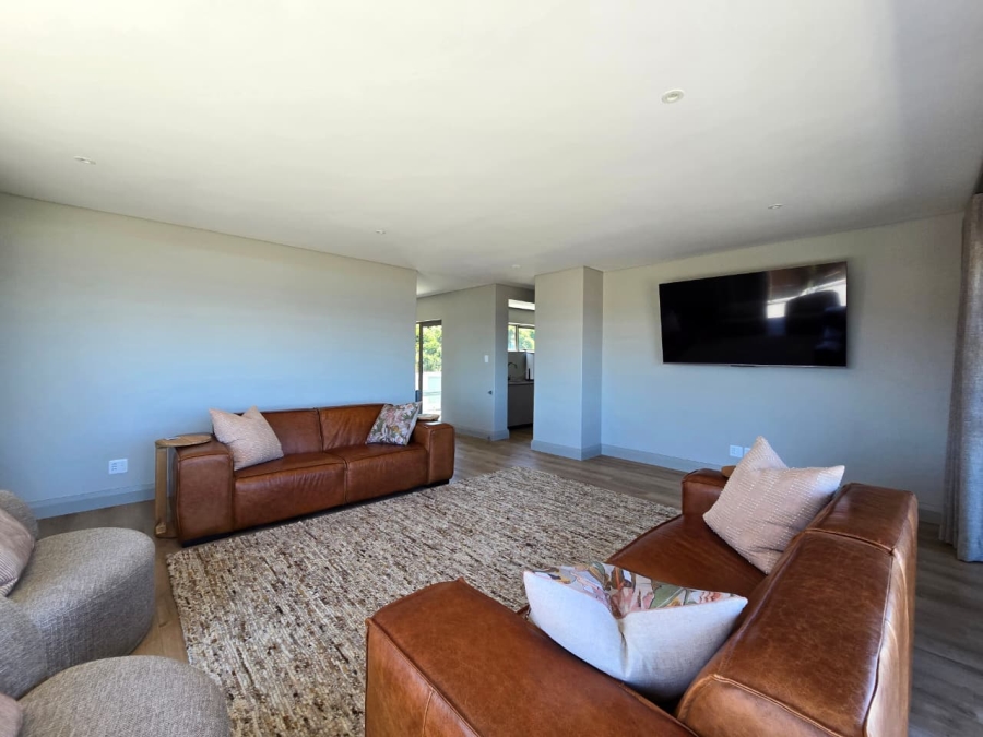 4 Bedroom Property for Sale in Outeniqua Strand Western Cape